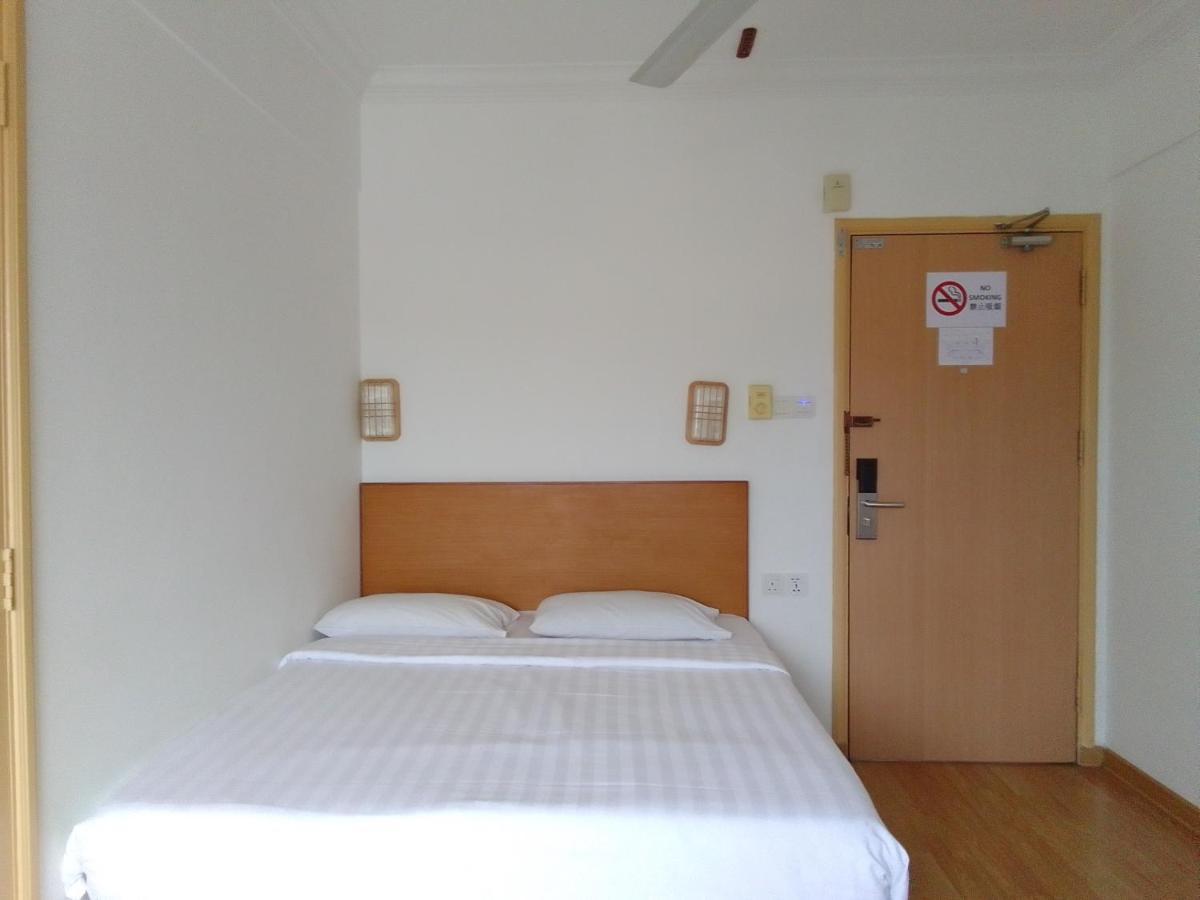 Super Oyo 90464 Borneo Suites Hotel Kota Kinabalu Extérieur photo