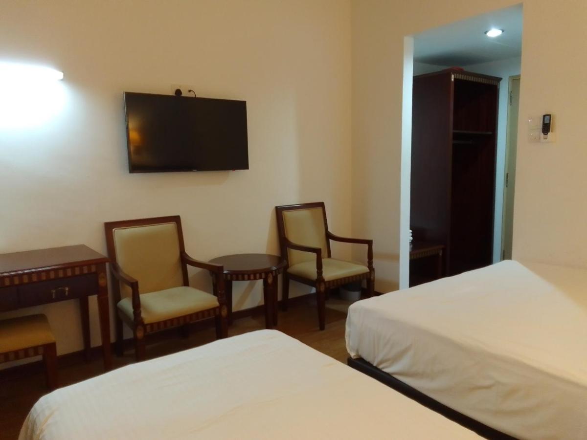 Super Oyo 90464 Borneo Suites Hotel Kota Kinabalu Extérieur photo