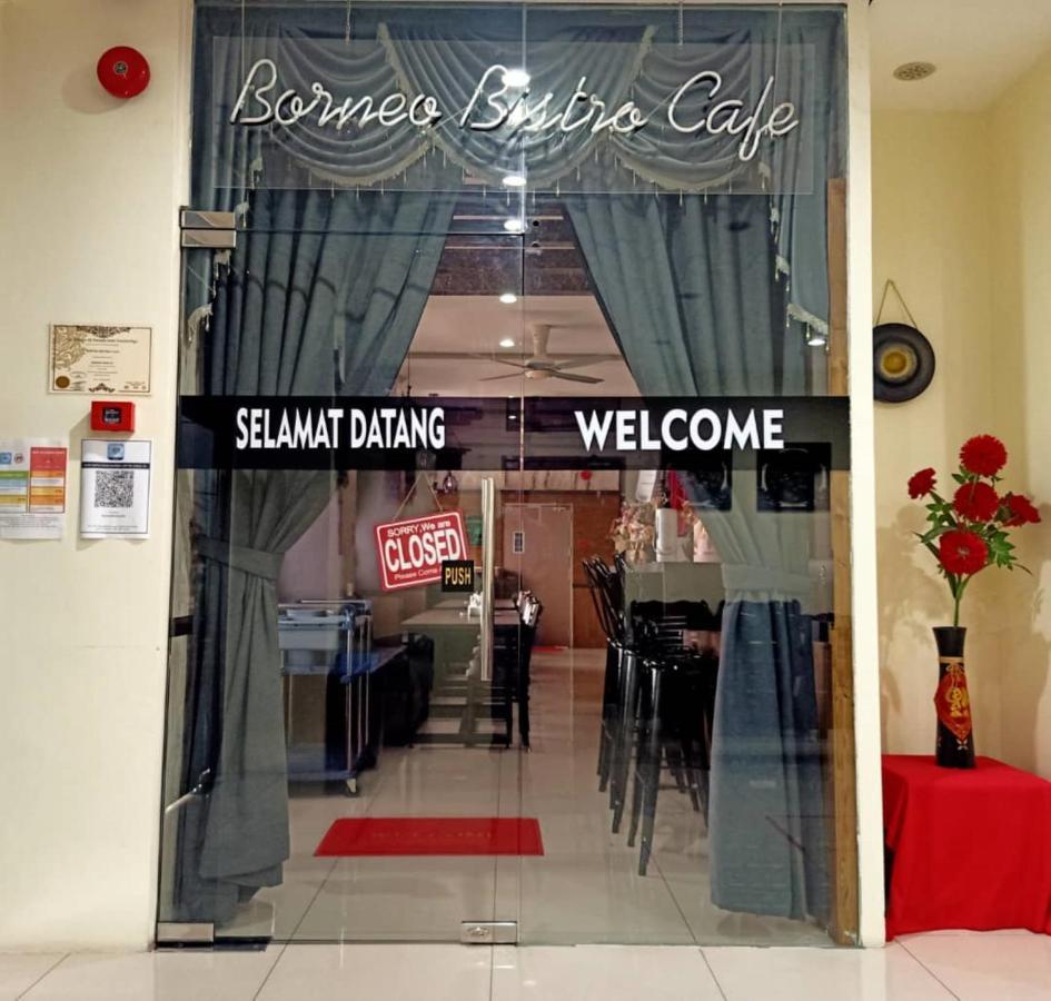 Super Oyo 90464 Borneo Suites Hotel Kota Kinabalu Extérieur photo