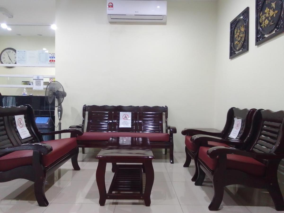 Super Oyo 90464 Borneo Suites Hotel Kota Kinabalu Extérieur photo